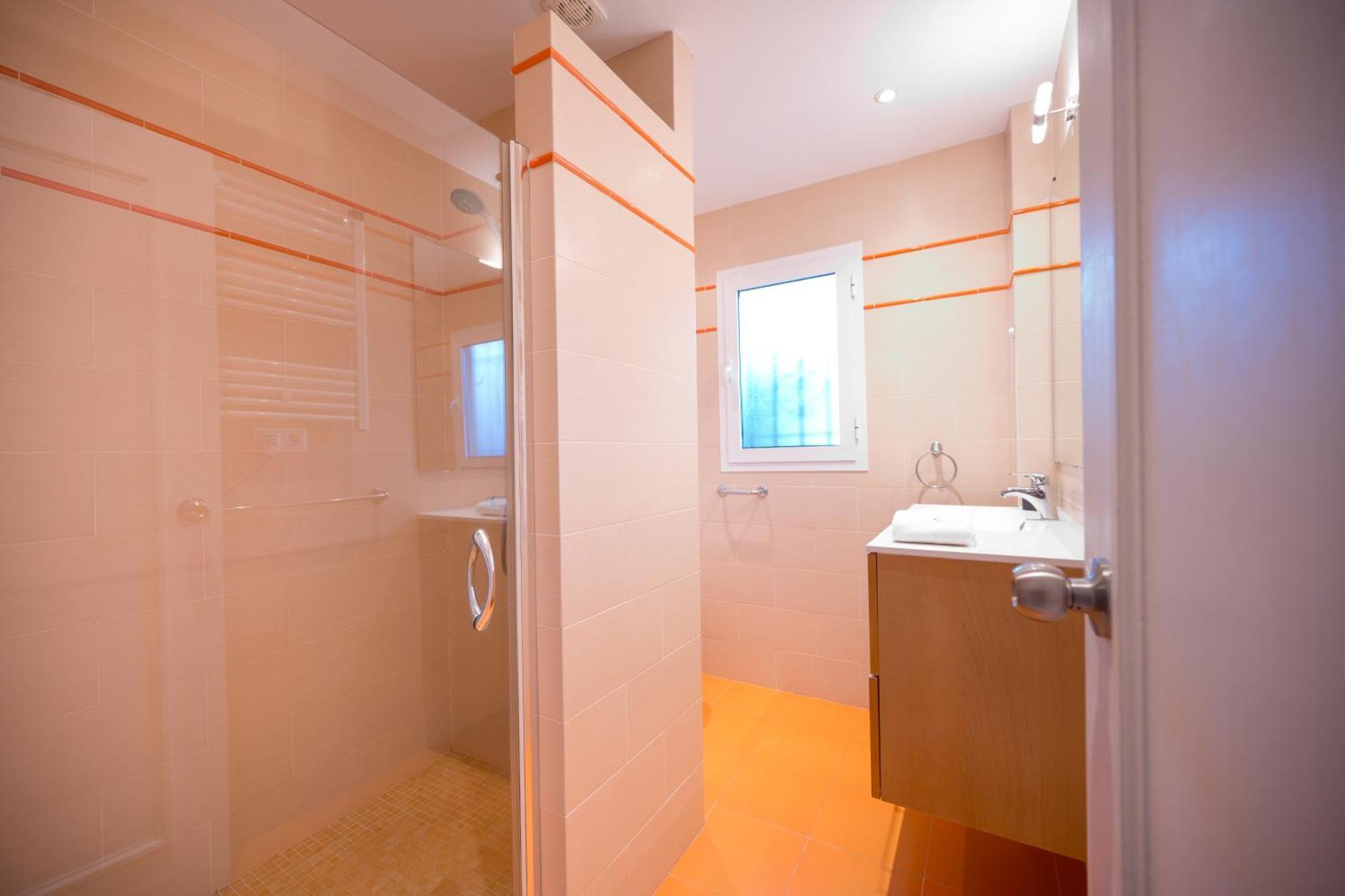 Typical Beach House Las Chapas Playa With Heated Pool 马尔韦利亚 外观 照片