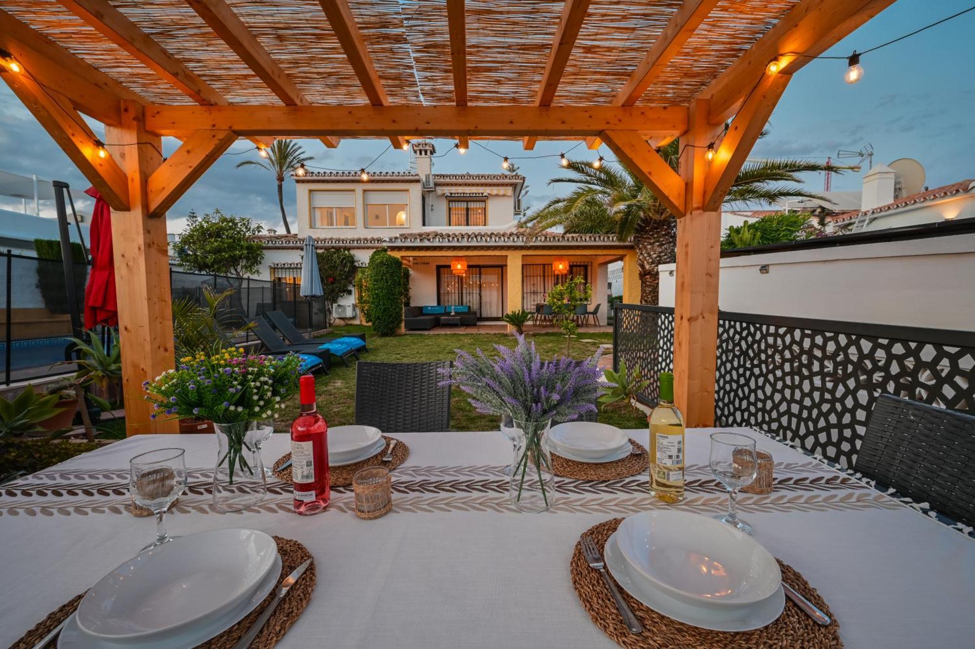 Typical Beach House Las Chapas Playa With Heated Pool 马尔韦利亚 外观 照片