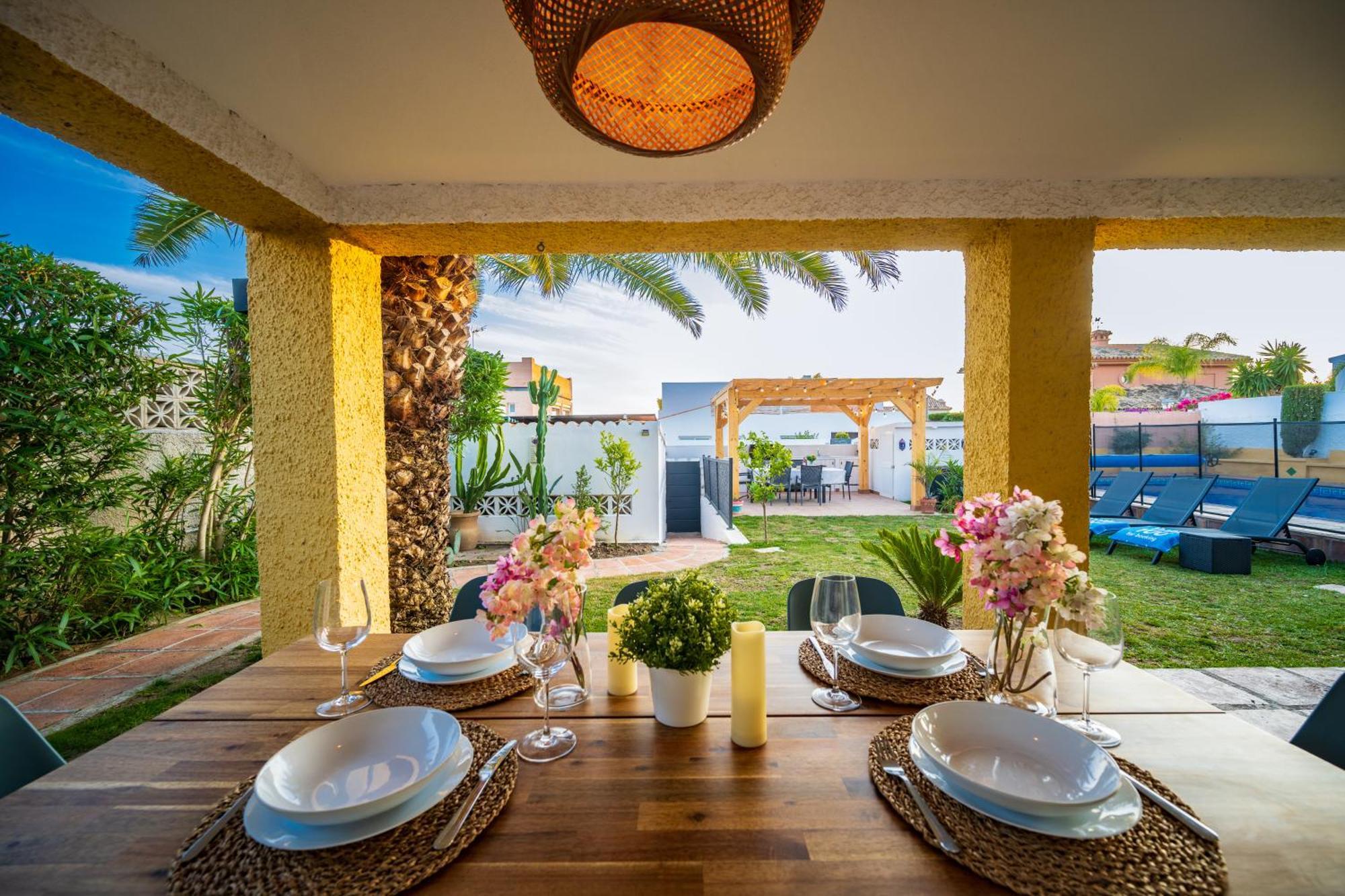Typical Beach House Las Chapas Playa With Heated Pool 马尔韦利亚 外观 照片