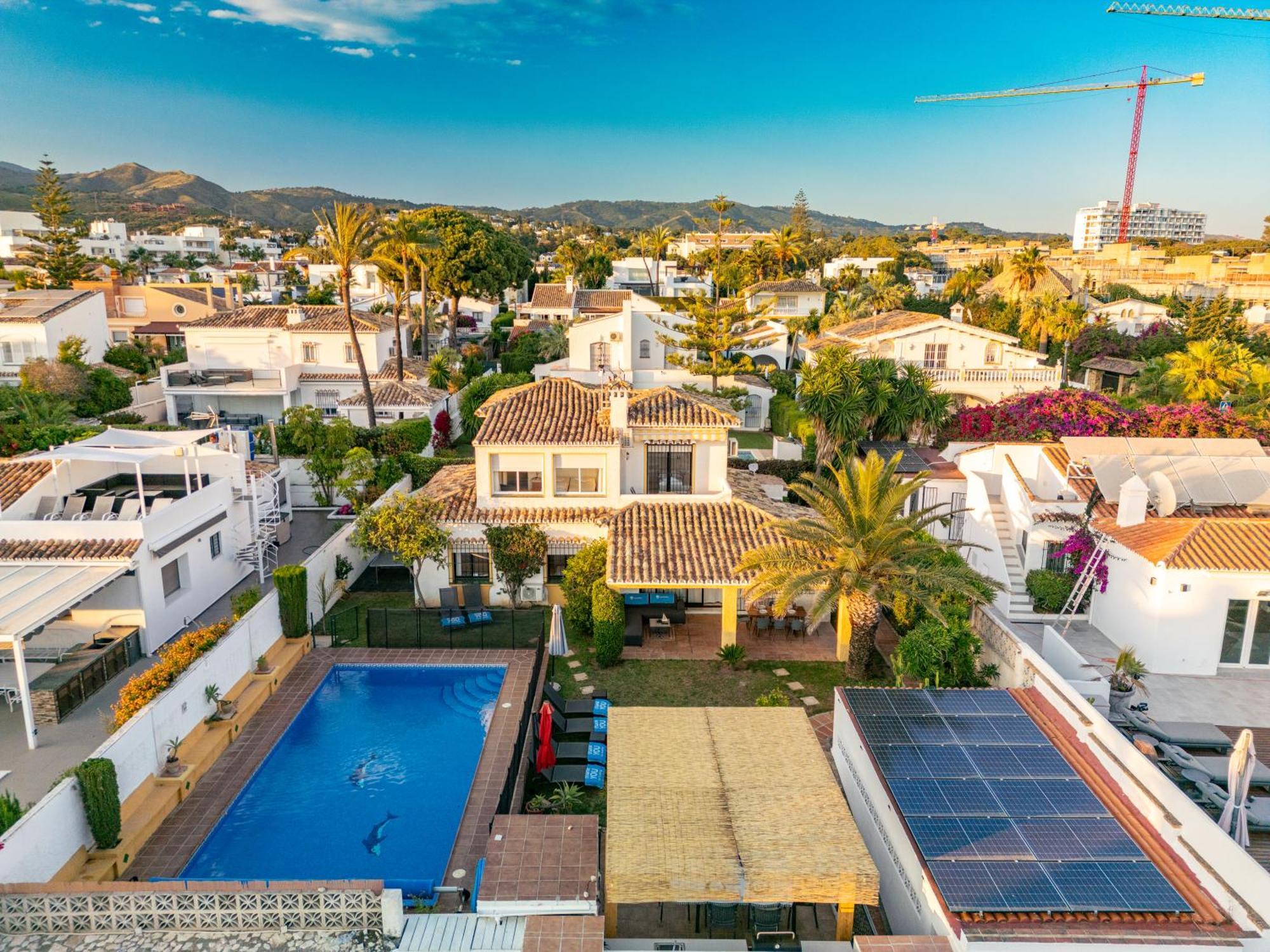 Typical Beach House Las Chapas Playa With Heated Pool 马尔韦利亚 外观 照片